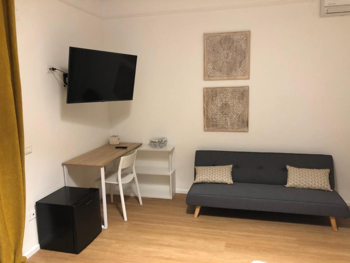 Casa Blanca B&B Latina Extérieur photo