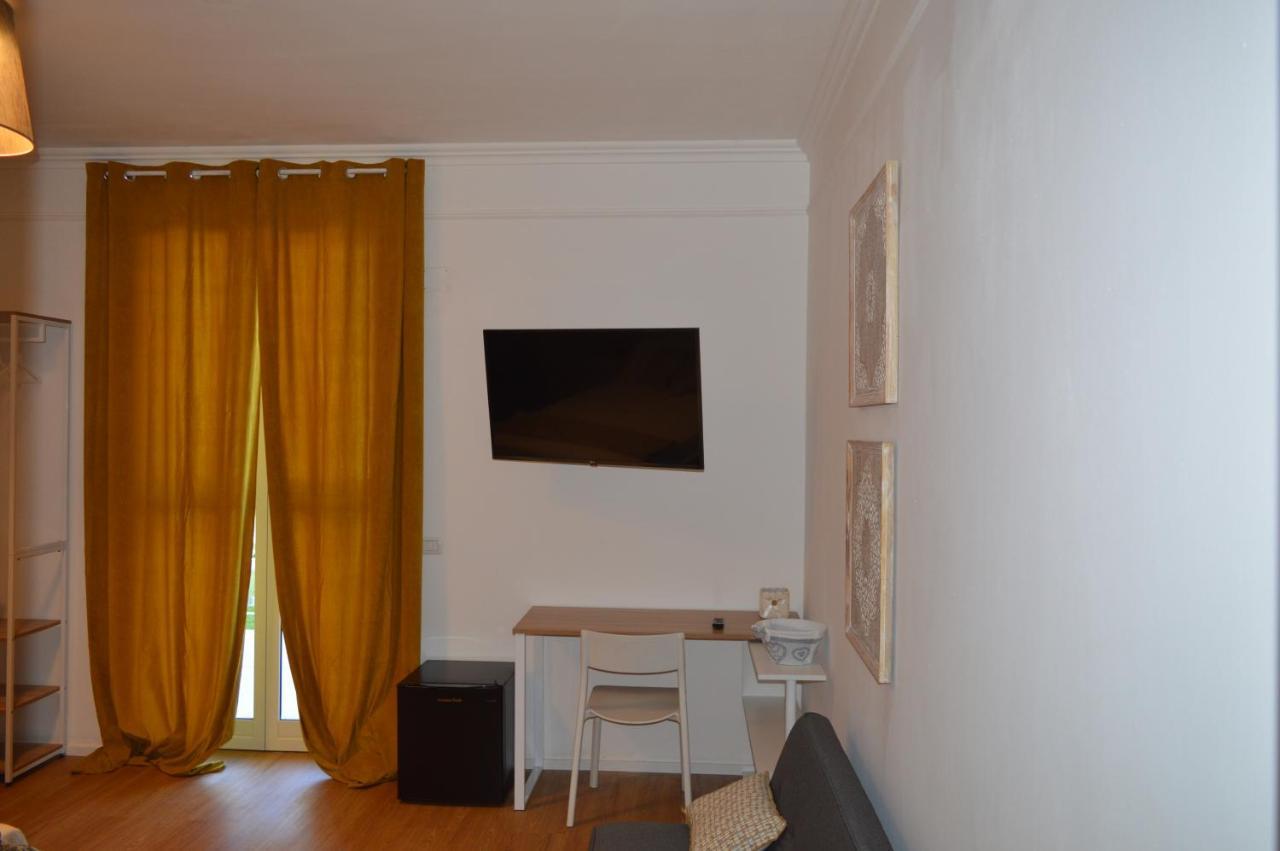 Casa Blanca B&B Latina Extérieur photo
