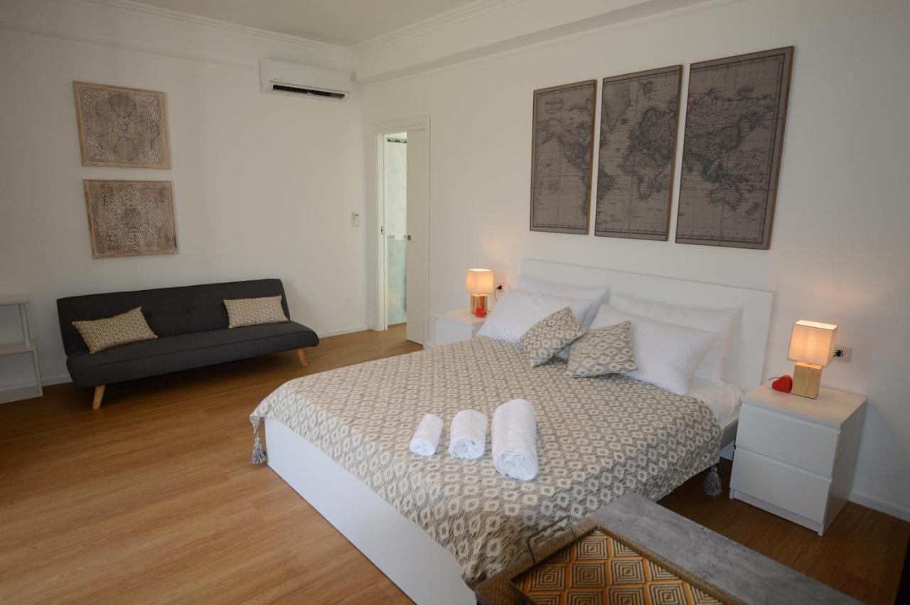 Casa Blanca B&B Latina Extérieur photo